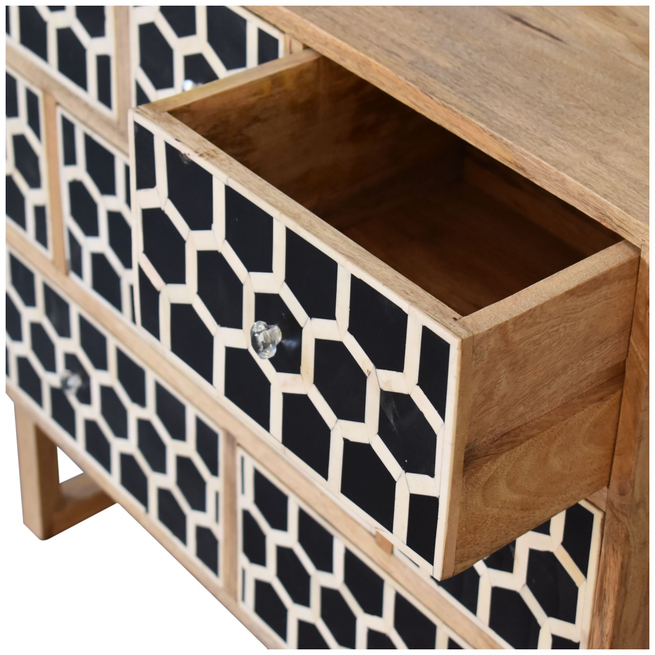 in2132 u shape bone inlay chest